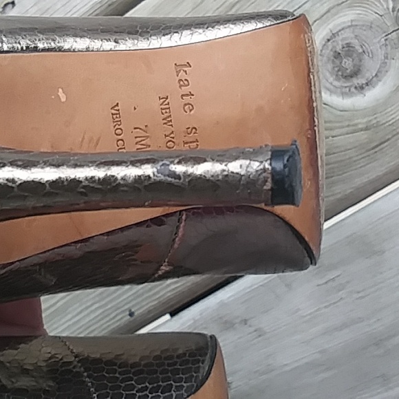 Kate Spade Pumps Leather Snakeskin Print Burnished Gold Over Beige size 7M - Picture 11 of 13